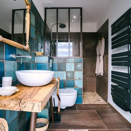 La Grande Oasis - Logements Atypiques Bed & Breakfast 4*